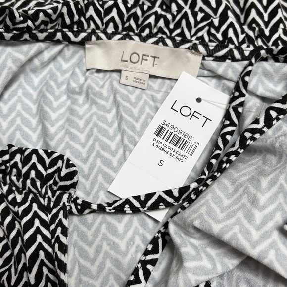 LOFT Dress Rayon Geo Ruffle Flutter Cap Sleeve Smocked Shirred Keyhole Neck S-M - Picture 13 of 16